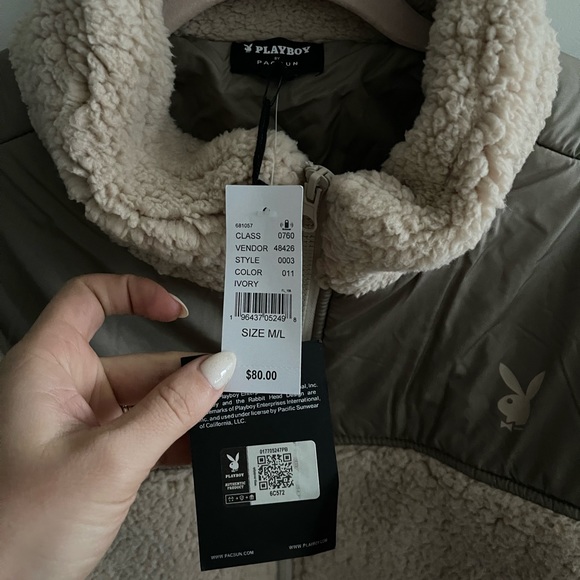SOLD BNWT Pacsun x playboy teddy puffer jacket - Picture 7 of 7